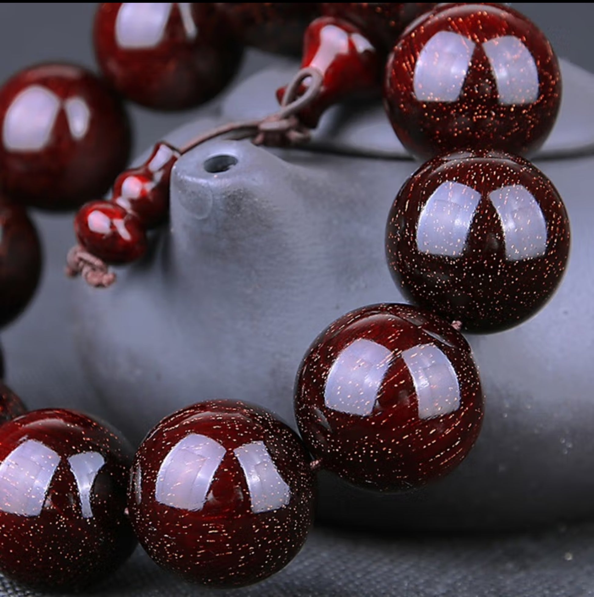 Xiao Ye Zitan (Red Sandalwood)-Venus Playing Chain